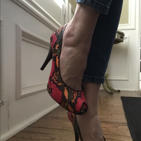J. Renee Luxe Christiana snakeskin pumps - Picture 14 of 14